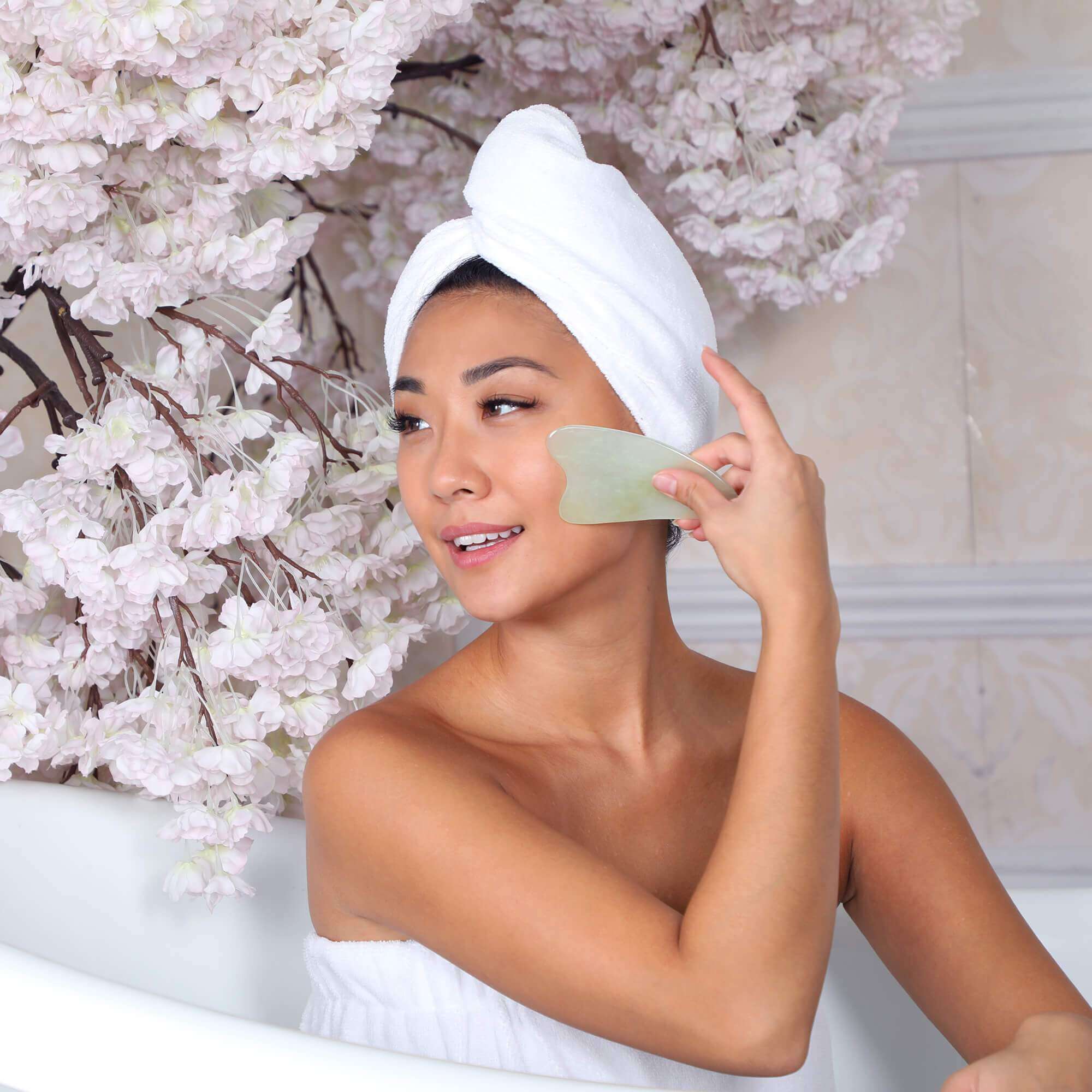 Jade Gua Sha Facial Tool - Image 5
